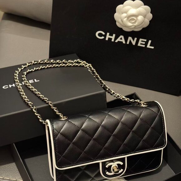 Classic CHANEL Bag: A Stylish and Versatile Choice for Elegance - Picture 5 of 5